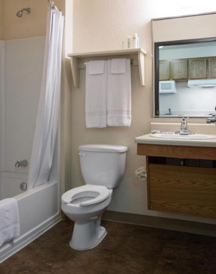 Woodspring Suites Allentown Exterior photo
