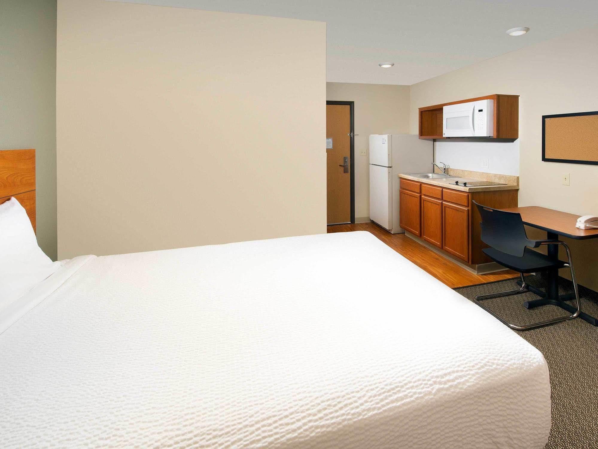 Woodspring Suites Allentown Exterior photo