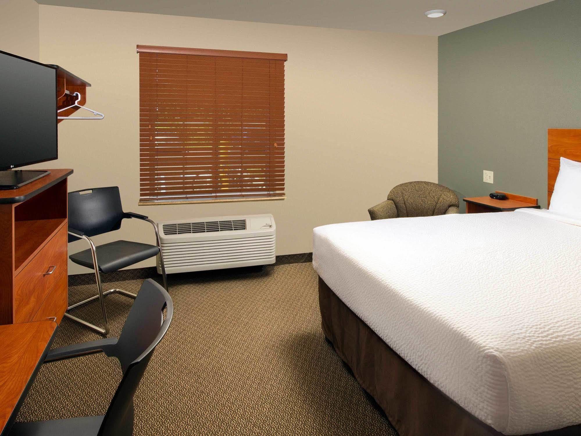 Woodspring Suites Allentown Exterior photo