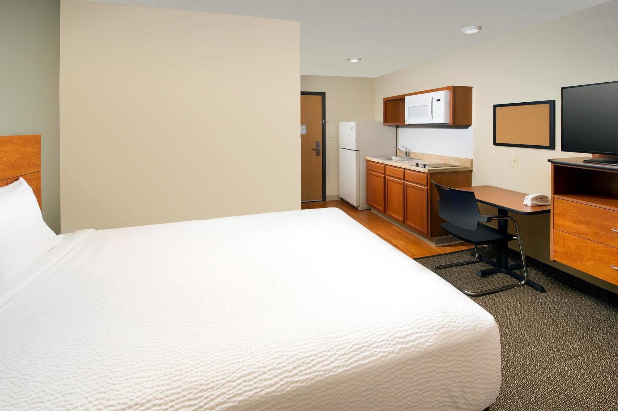 Woodspring Suites Allentown Exterior photo